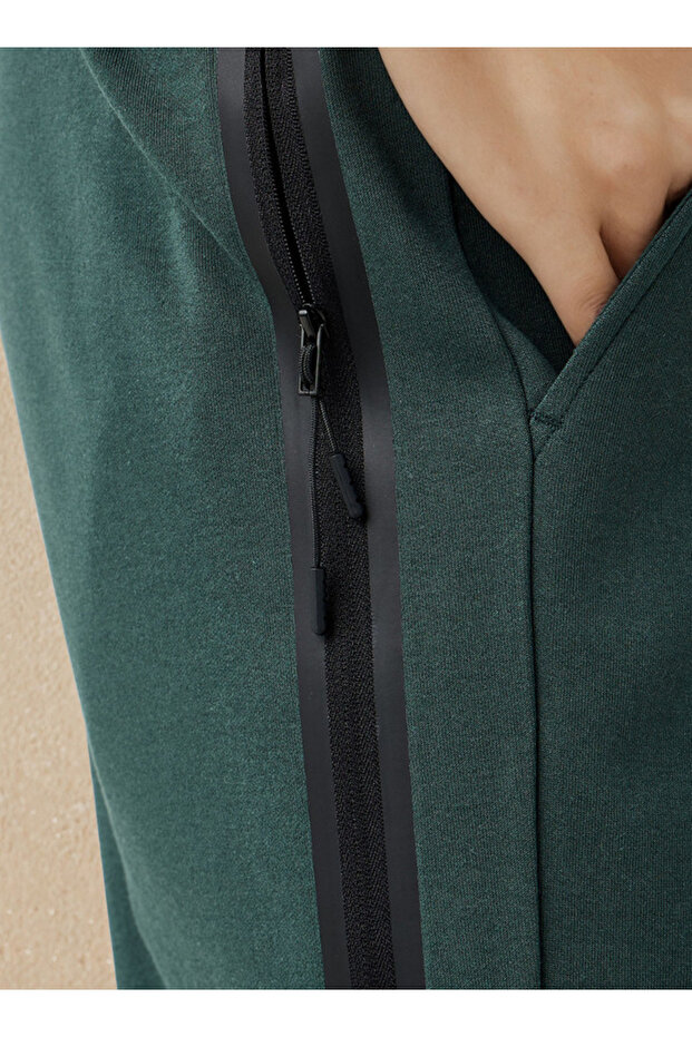 بنطال رياضي رجالي بأجزاء مقسمة وإغلاق برباط - 4