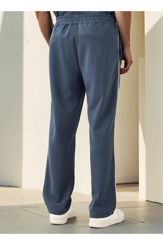 بنطال رياضي مطبوع مع رباط للإغلاق وجيوب - 3