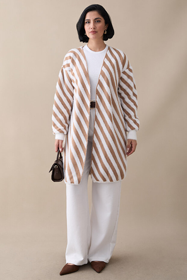 Şeritli Tüylü Camel Triko Hırka - 2