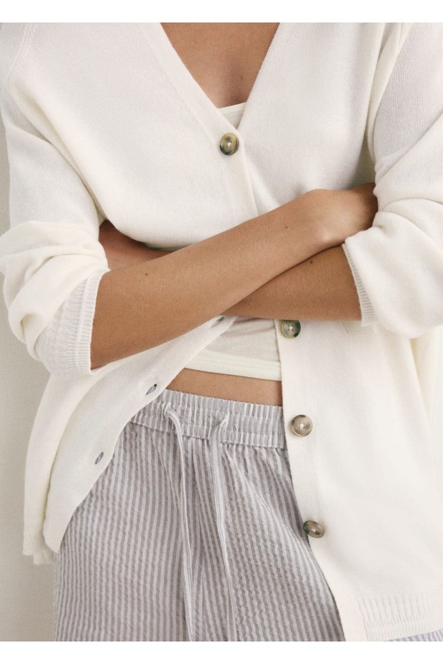 Düğmeli yün hırka - 7