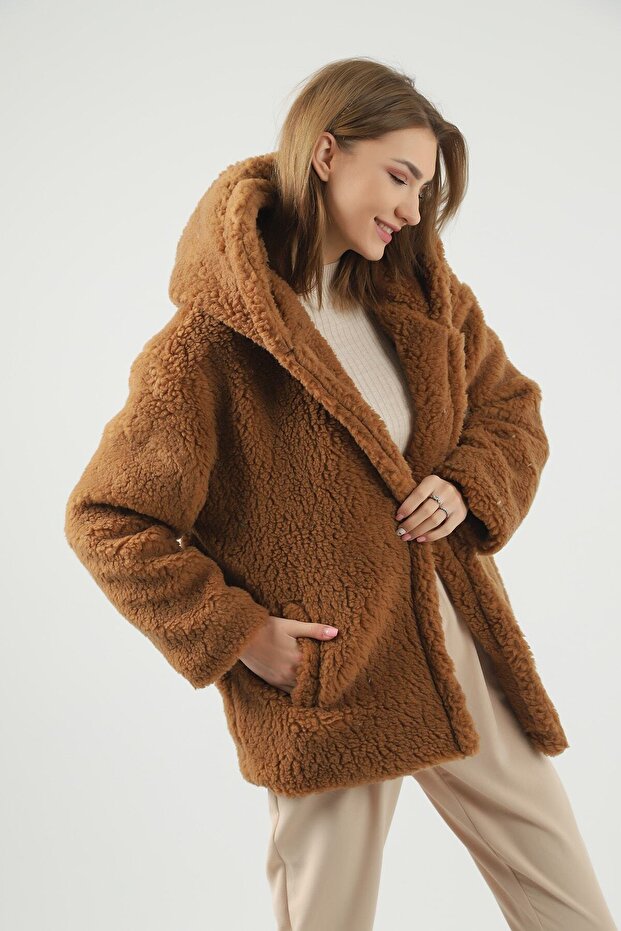 Pluș scurt cu glugă maro - 1