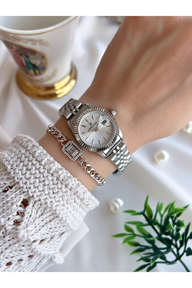 Retro Mini Case Vintage Series 2 Years Warranty 5 Atm Resistant Women Wrist Watch Bdk14027.1