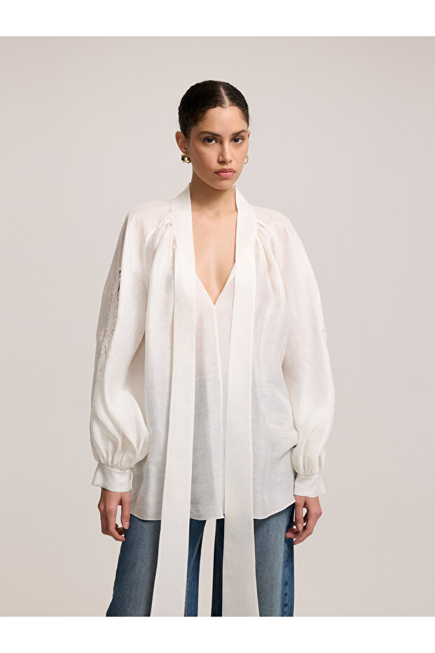 Kolda Dantel İşlemeli Bluz - 1