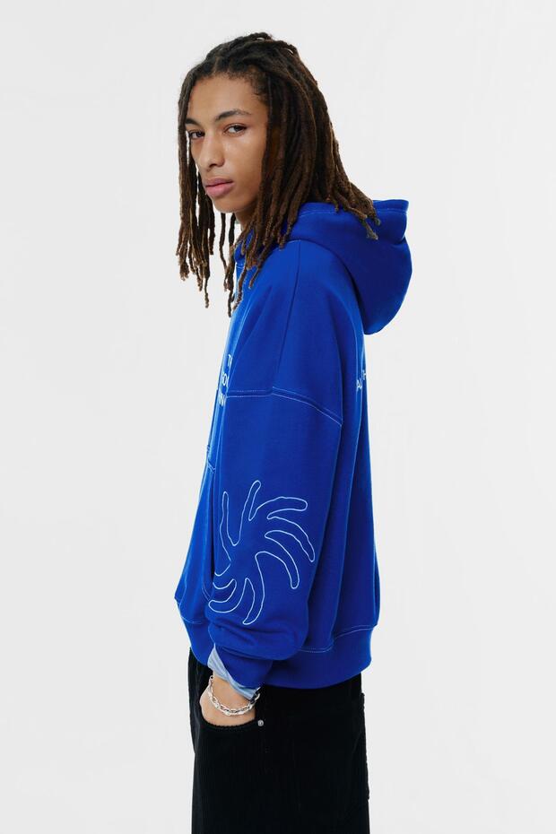 Kontrast dikişli kapüşonlu sweatshirt - 4