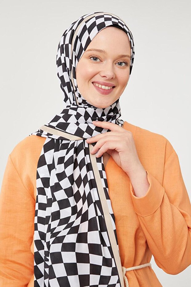 شال مونو كريب بنمط الداما باللونين الأسود والأبيض