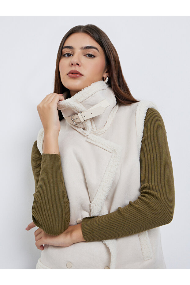 Off White Sleeveless Faux Fur Lining Gilet