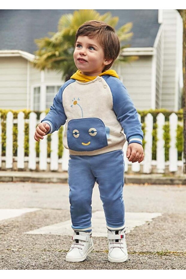بدلة رياضية بيبي بوي مع 2 قيعان