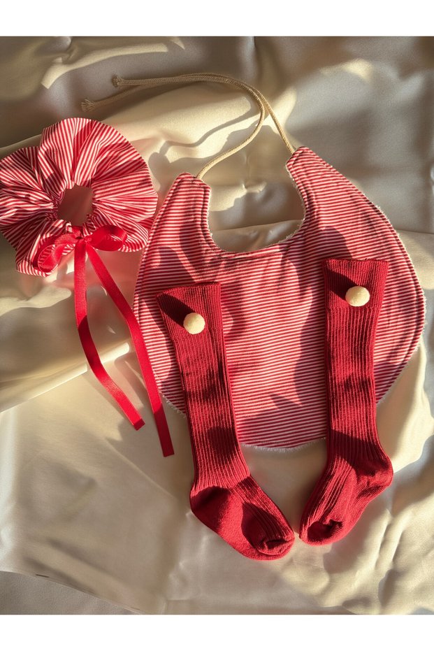 Red Striped Mother-Baby Set Mother Buckle Baby Feeding Bib and Baby Socks