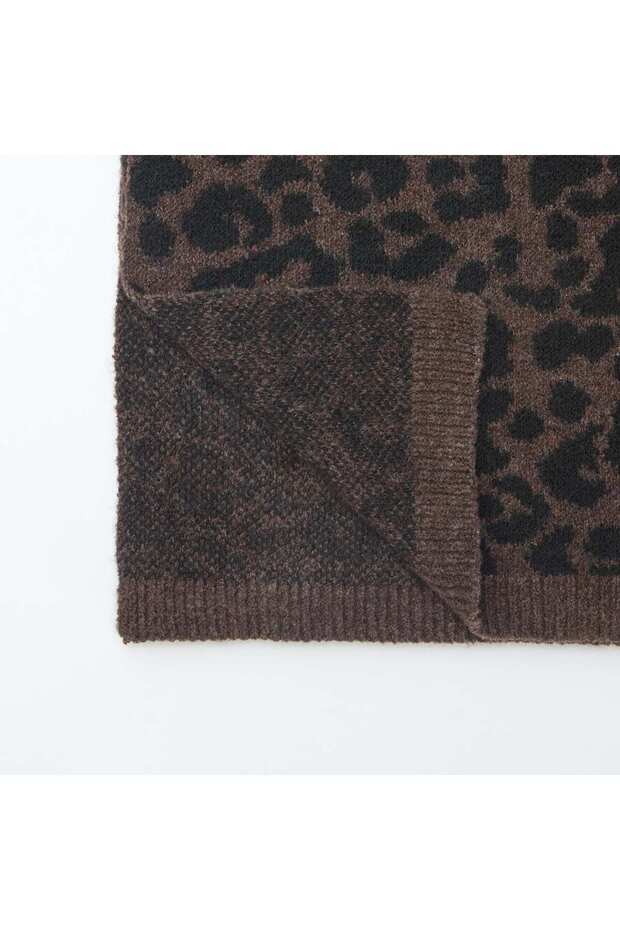 وشاح دافئ بنقشة جلد النمر باللون البني - 3