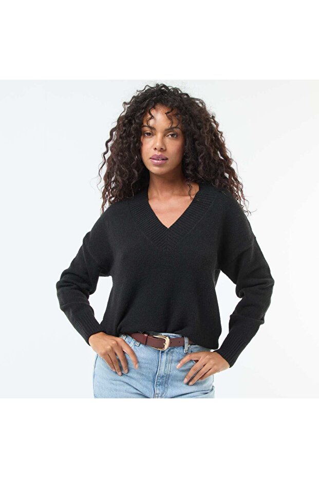 سترة سوداء سادة برقبة على شكل حرف V - 1