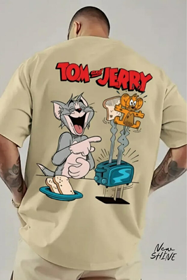 تيشيرت بطبعة Tom and Jerry، قصة واسعة / فضفاضة