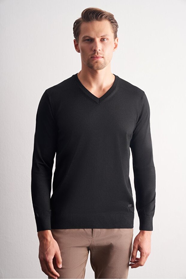 Black Half Turtleneck Pocketless Comfort Fit Classic Wool Knitwear Sweater 1012255001