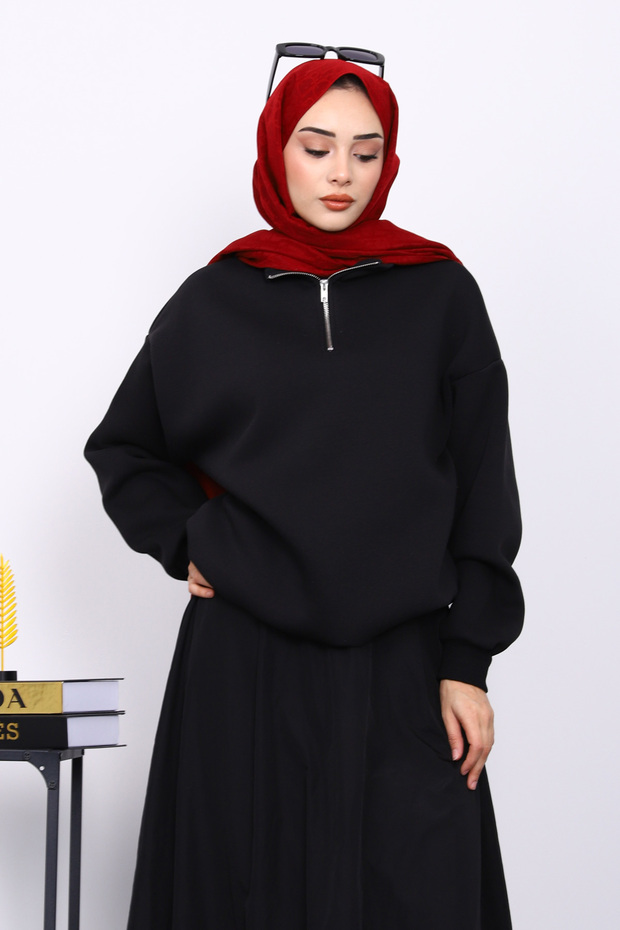 Black Collar Zippered Three Thread Sh Fleece-Lined Sweat