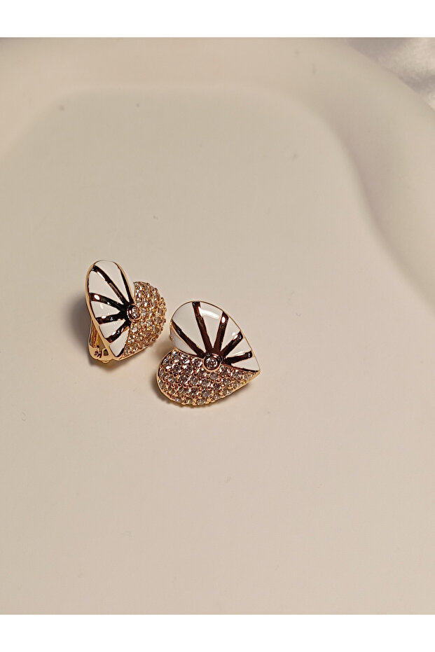 White Heart Detailed Vip Earrings