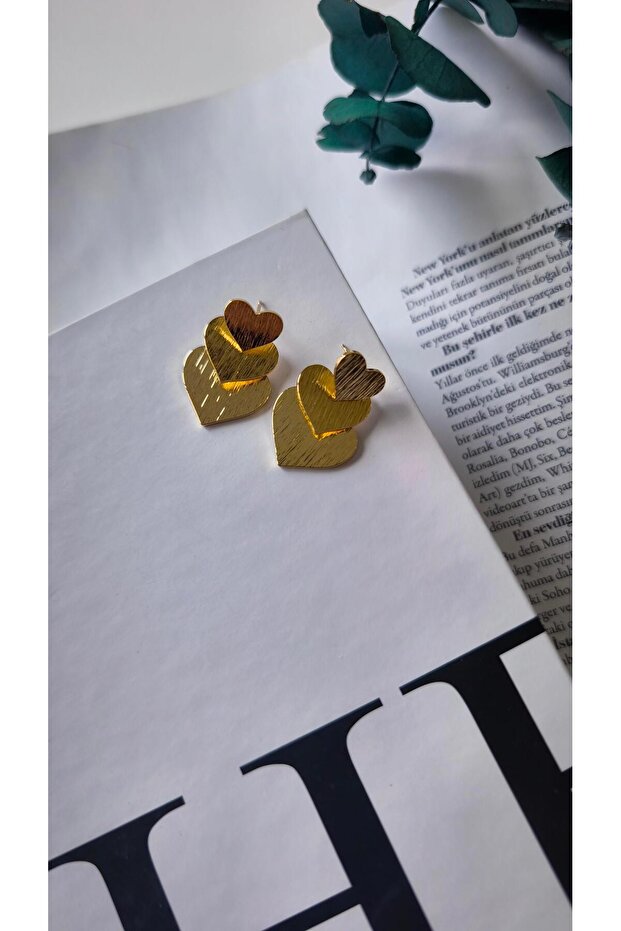 Special series serrated plate triple heart earrings