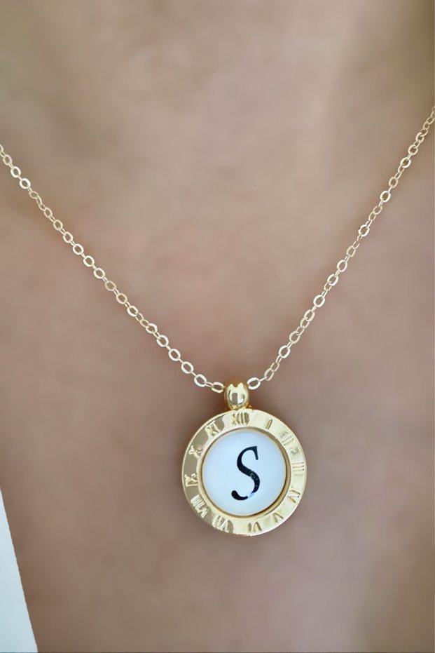 Thin Chain Letter Necklace Letter S