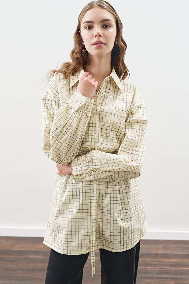 تونيك من قماش البوبيلين المزخرف باللون الأصفر - 3