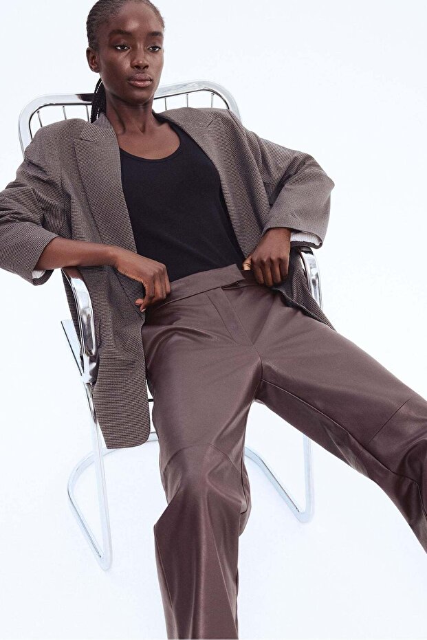 Straight-leg coated trousers