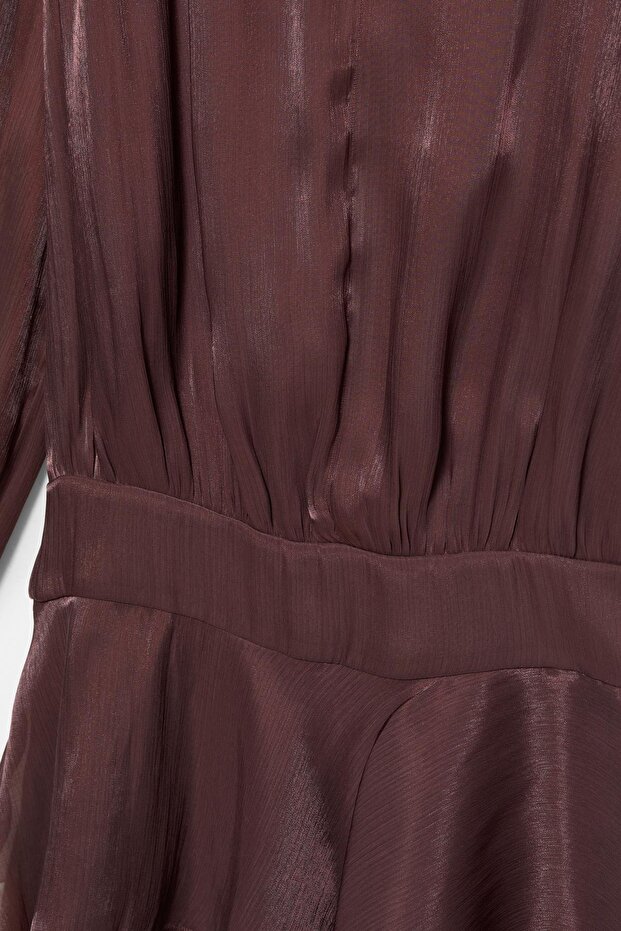 Fırfırlı parlak kısa elbise - 9