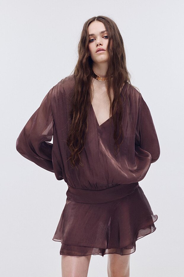 Fırfırlı parlak kısa elbise - 4