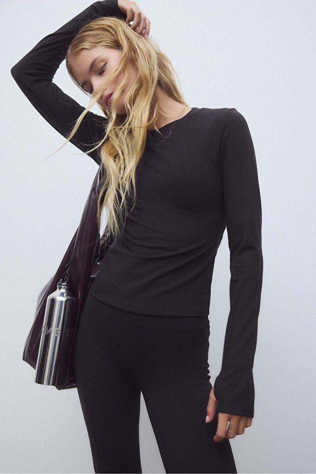 Sports top with SoftMove™
