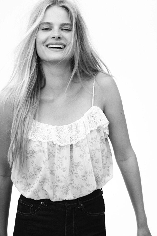 بلوزة بحمالات ذات حافة فقاعية - 6