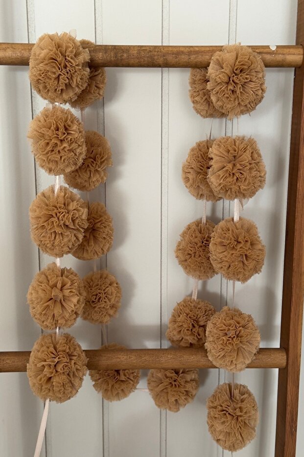 بومبون صغير من الخردل على شكل صفوف - 2