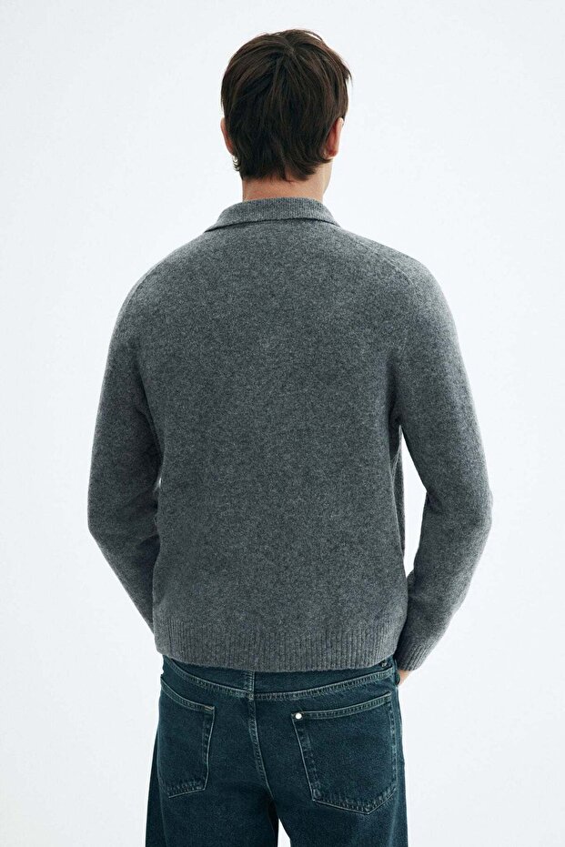 Regular Fit Collared cardigan