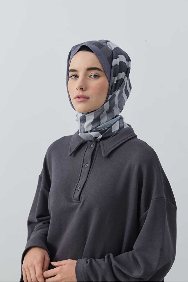 Curvella Pattern Lina Shawl - 1