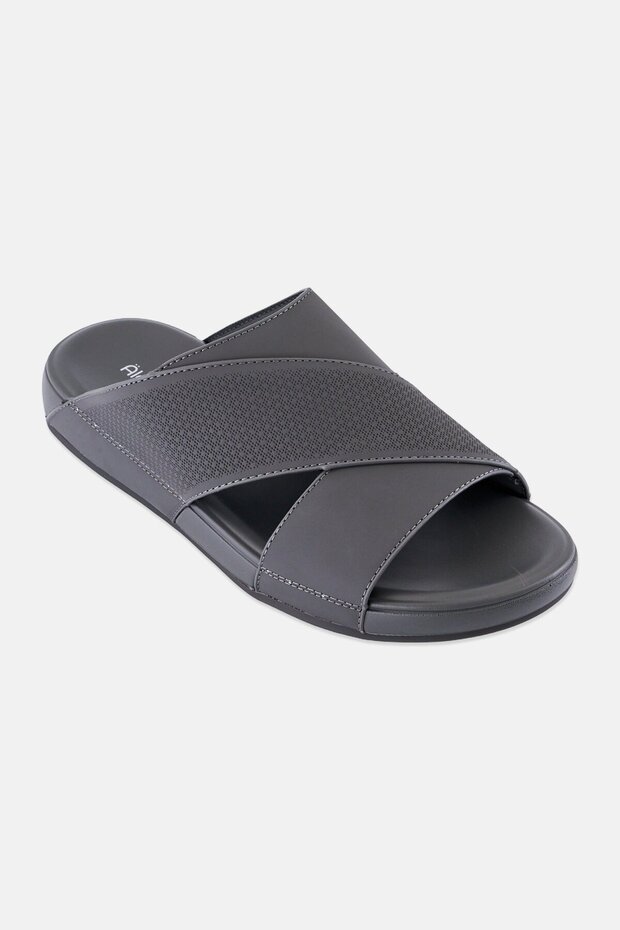 Men Textured Slip On Arabic Sandals, Grey