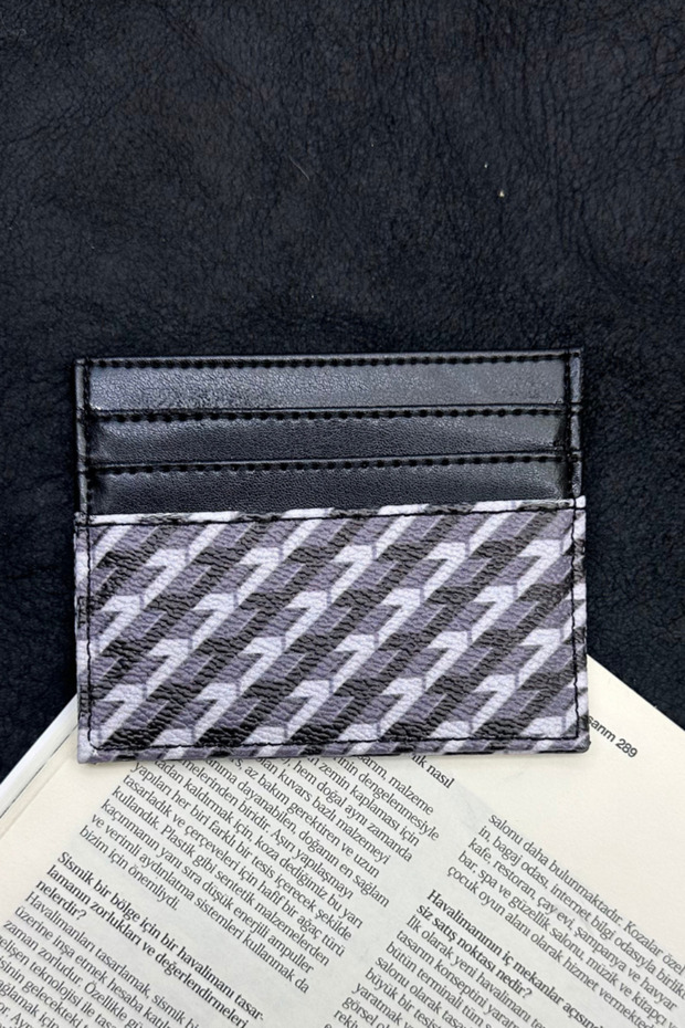 Monogram Baskılı Kartlık - 1