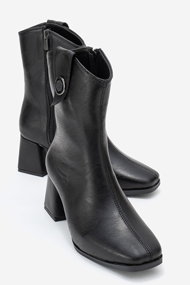 Women's Simple Side Accessory Chunky Heel Boots Black Skin
