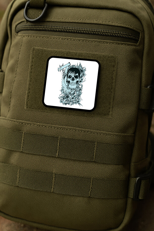 رقعة / حجاب / شعار على شكل جمجمة قوطية مغطاة بالزهور - 2