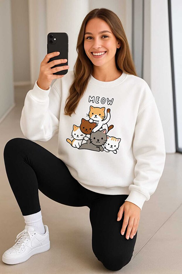 White Oversized Crew Neck Sweatshirt -Meow Sweet Cats Printed - Hoodie