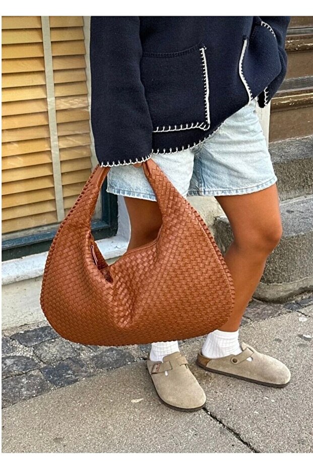 Women's Retro XL Black Shoulder Bag