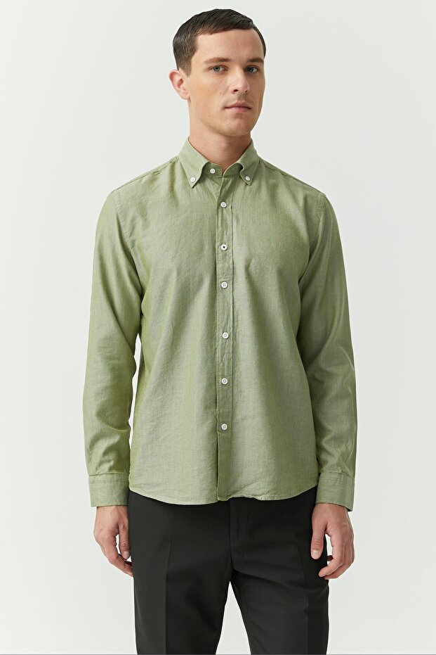 قميص مريح بأزرار على الياقة - 2