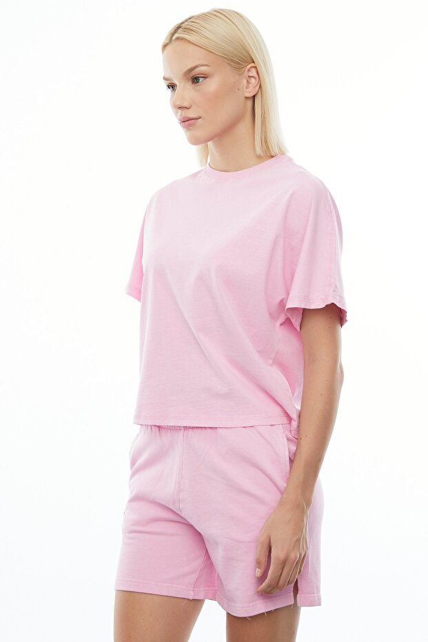 تي شيرت ذو ياقة دائرية قابل للغسل بلون واحد - 3