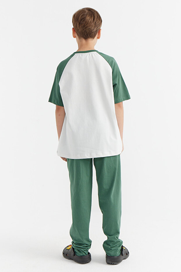 طقم بيجامة بطبعة نصية للأولاد - 5