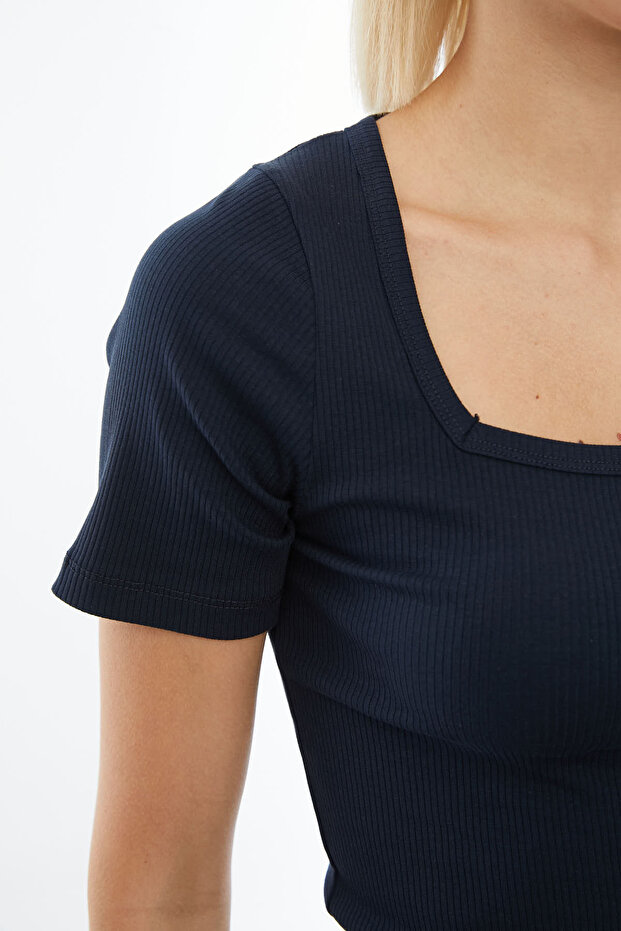 Kare Yaka Basic T-shirt - 7