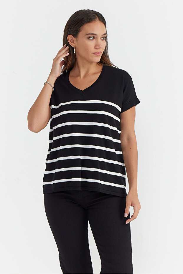 Women's V-Neck Knit T-Shirt