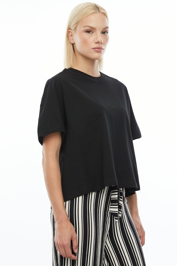 Bol Kesim Basic T-shirt - 4