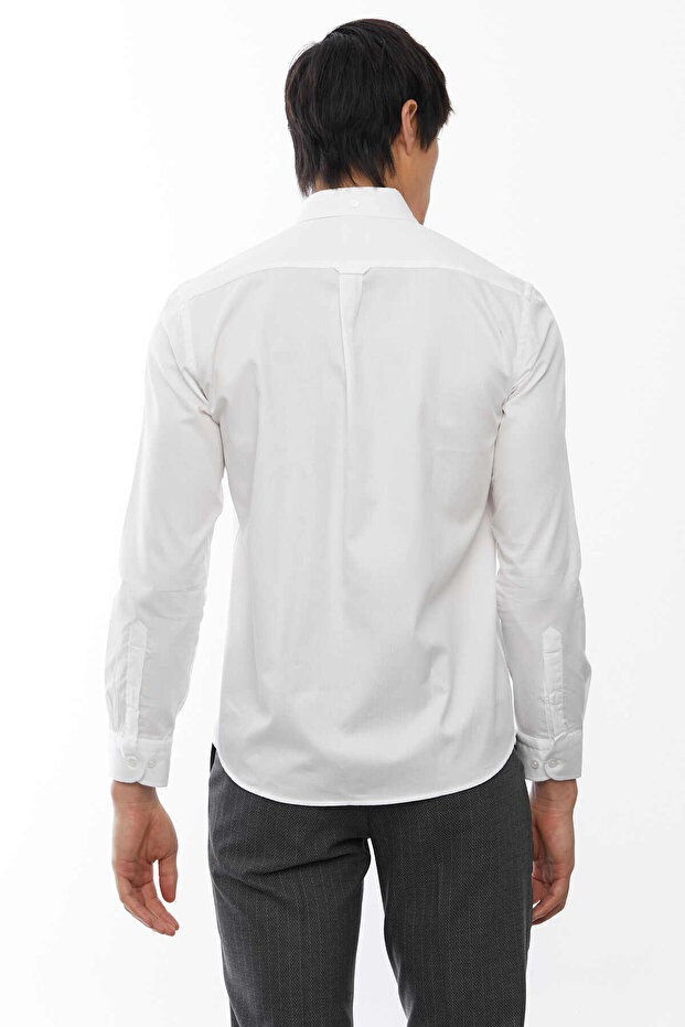 قميص مريح بأزرار على الياقة - 7