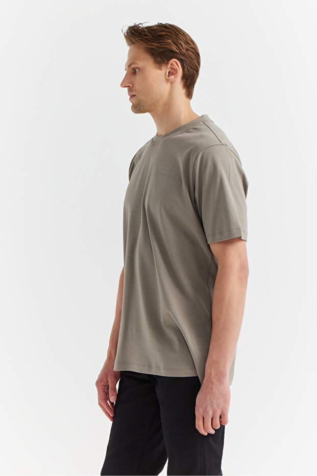 تي شيرت أساسي برقبة دائرية للرجال - 2