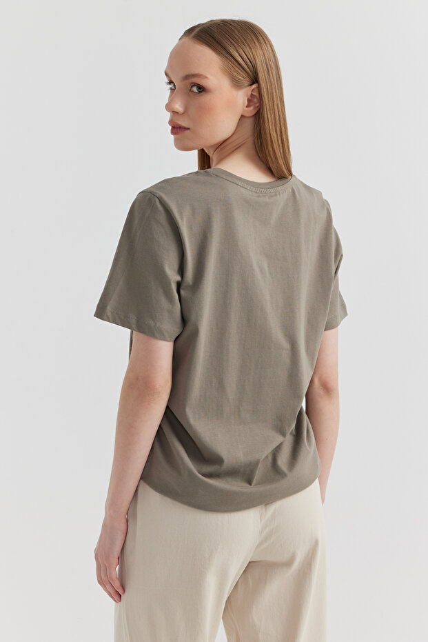 Kadın V Yaka Basic T-shirt - 4
