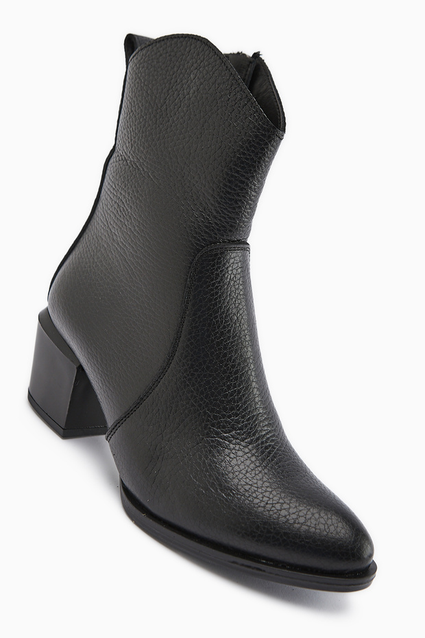Ubax Genuine Leather Black Heeled Women's Boots