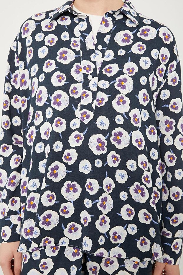 طقم علوي وسفلي منقوش باللون الأسود البنفسجي - 3