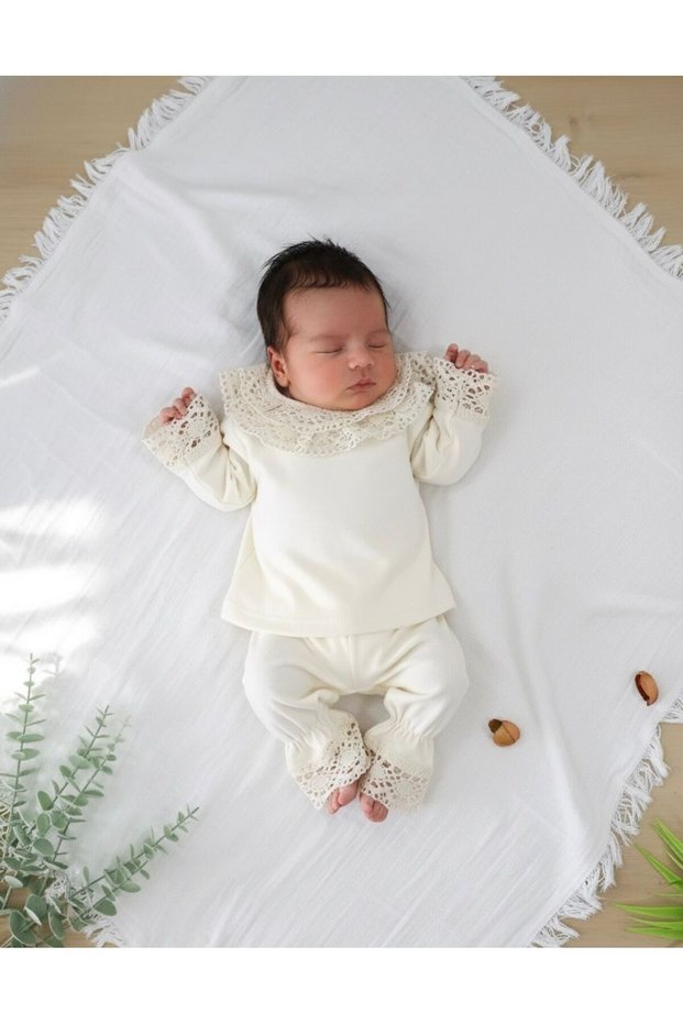 Newborn Baby Girl Cream Lace 6-Piece Hospital Discharge Set