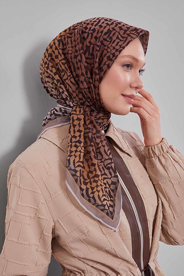 وشاح ناعم بنمط متدرج اللون من اللبني إلى البني - 1