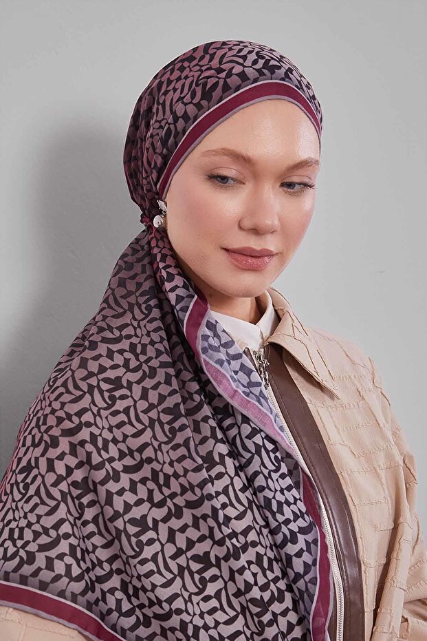 وشاح ناعم بنمط متدرج اللون باللون العنابي - 2