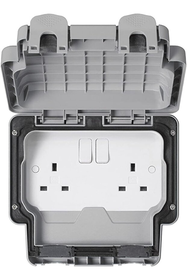 MK K56482RY 13 amp 2-Gang Switched Socket